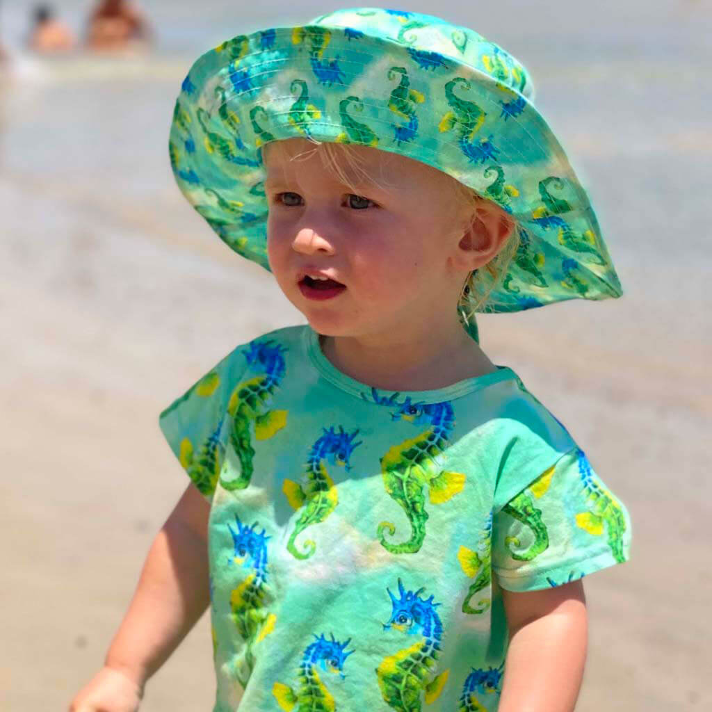 Green Seahorse Beach Hat
